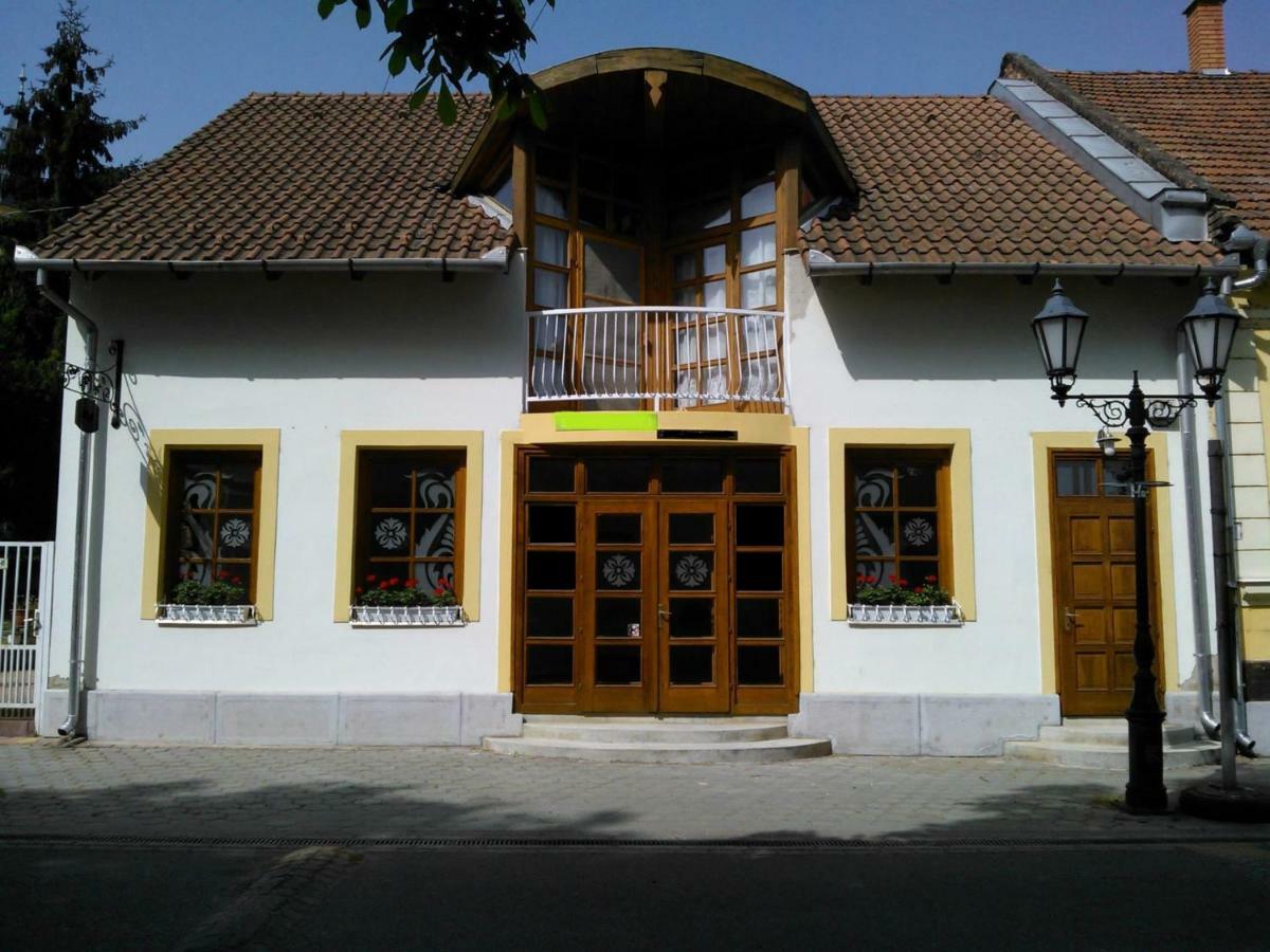 Boralom Studio Apartman Tokaj Extérieur photo